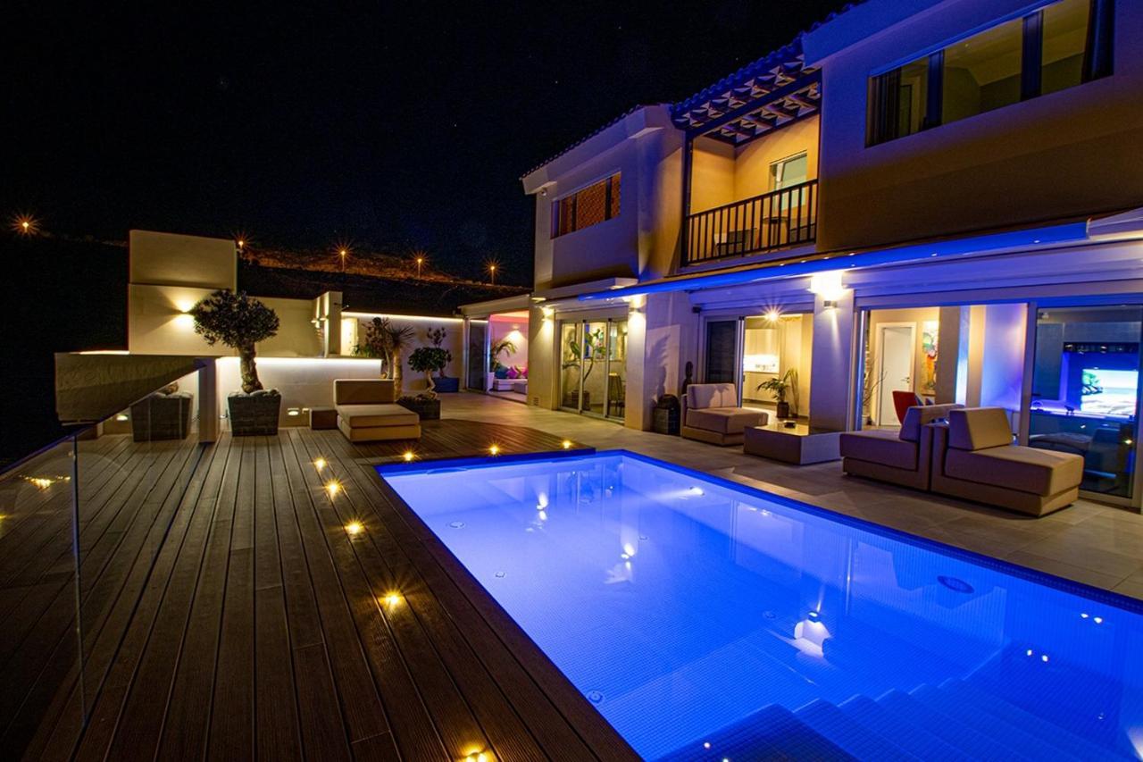 Luxury Morelli With Seaview & Heated Pool Villa