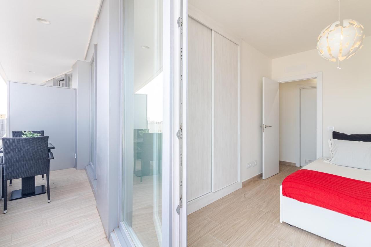 Brand New With Ocean & Volcano Views Apartment