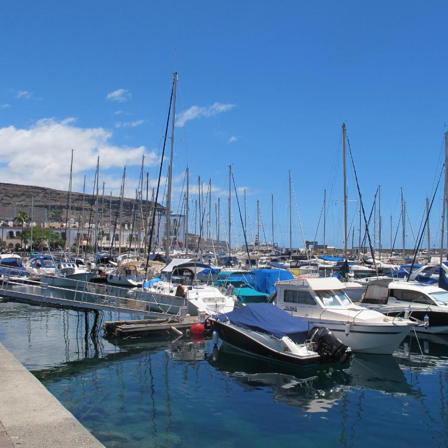 Front Line Marina With Roofterrace Apartment