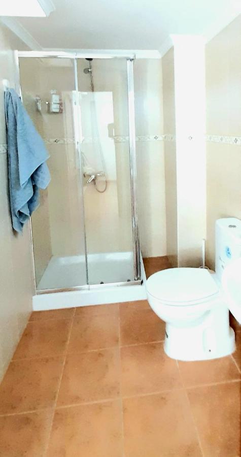 Comfy 2 Bedroom In With Wifi And Free Parking Apartamento