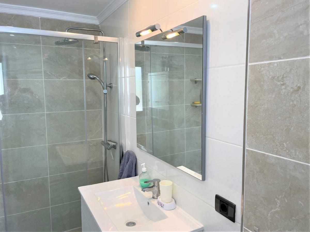 Apartment Moderne Mit Toller Aussicht Und Pool