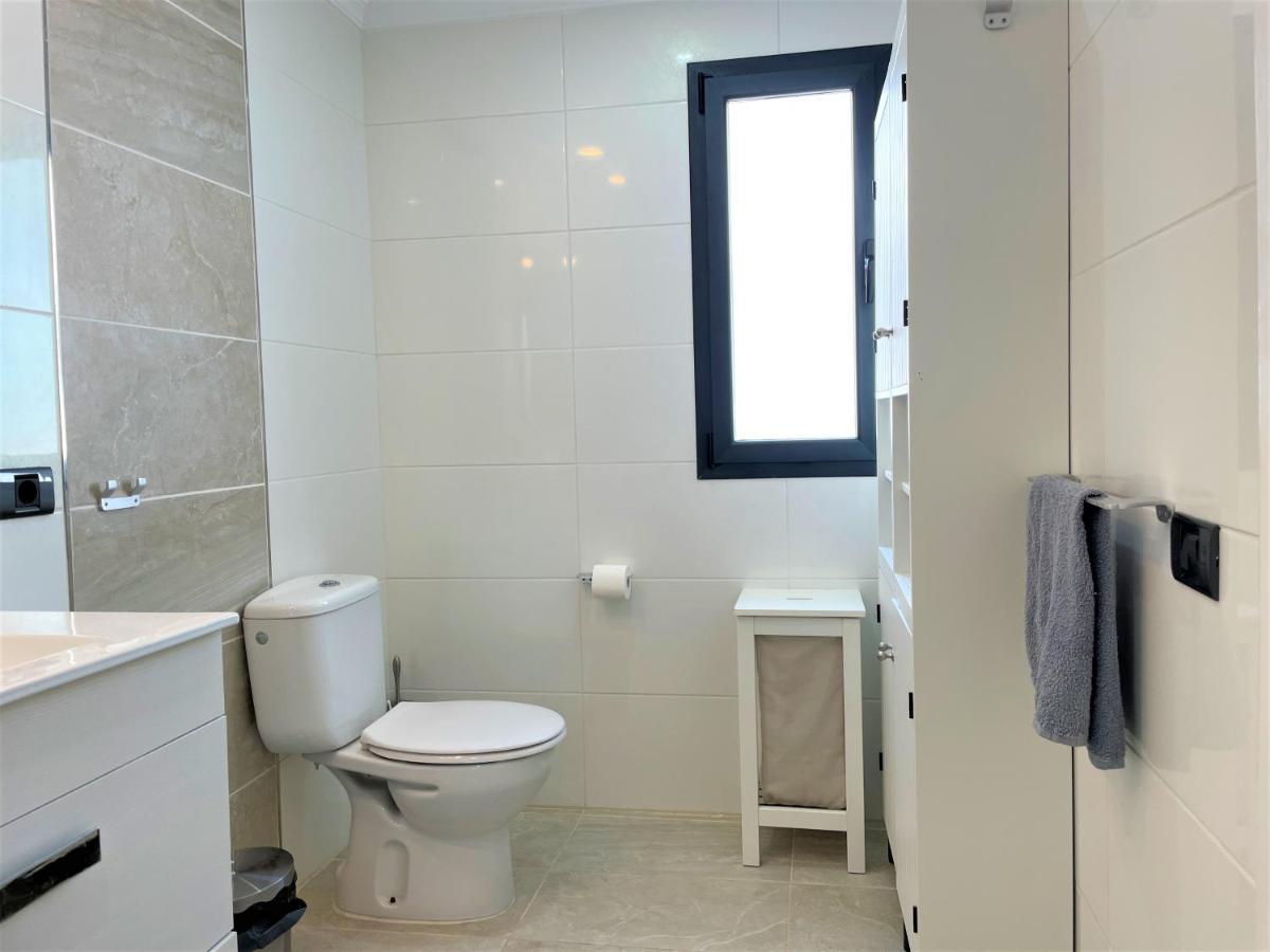 Moderne Mit Toller Aussicht Und Pool Apartment