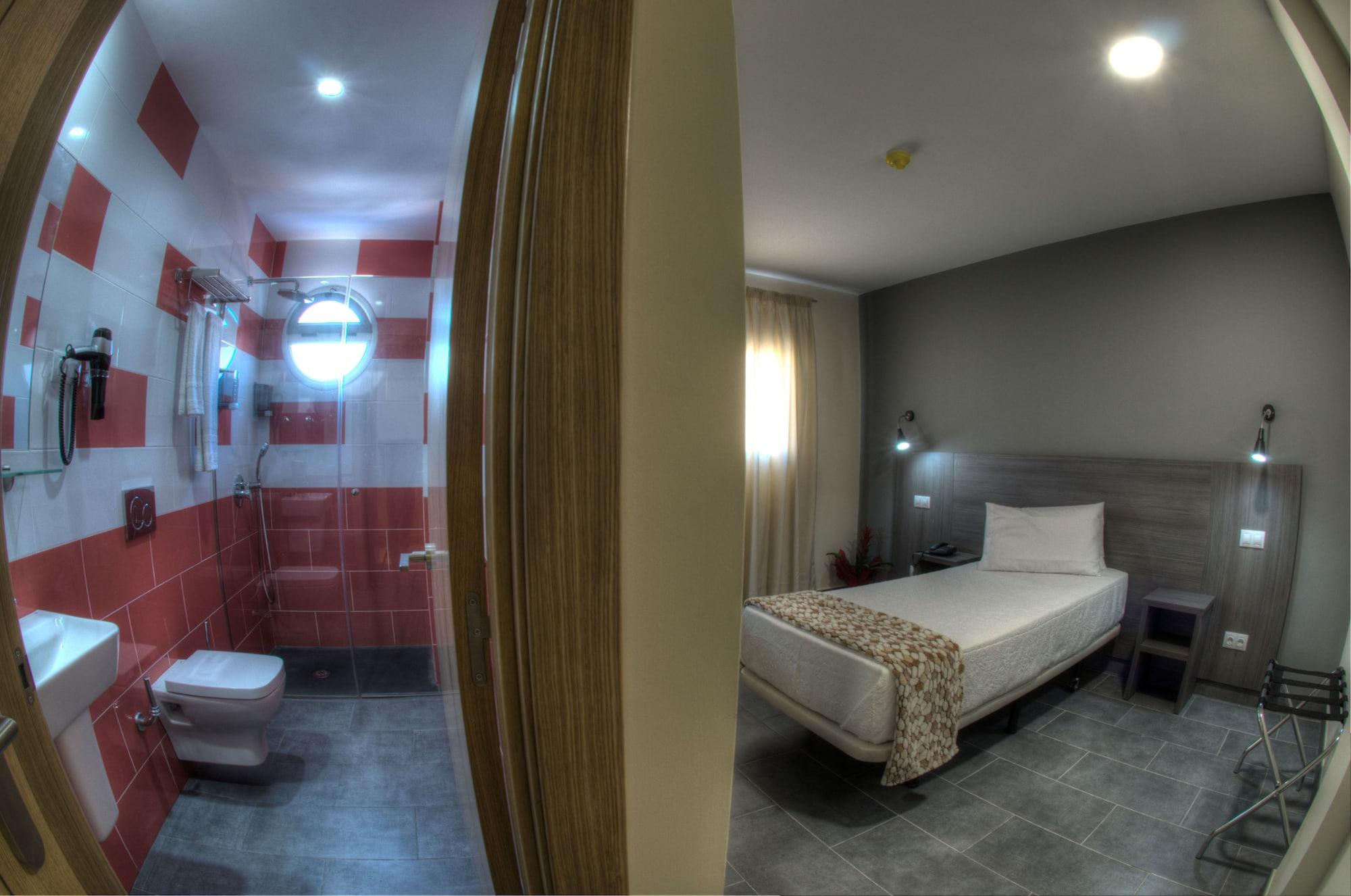 Hotel Puerto Canteras 3*
