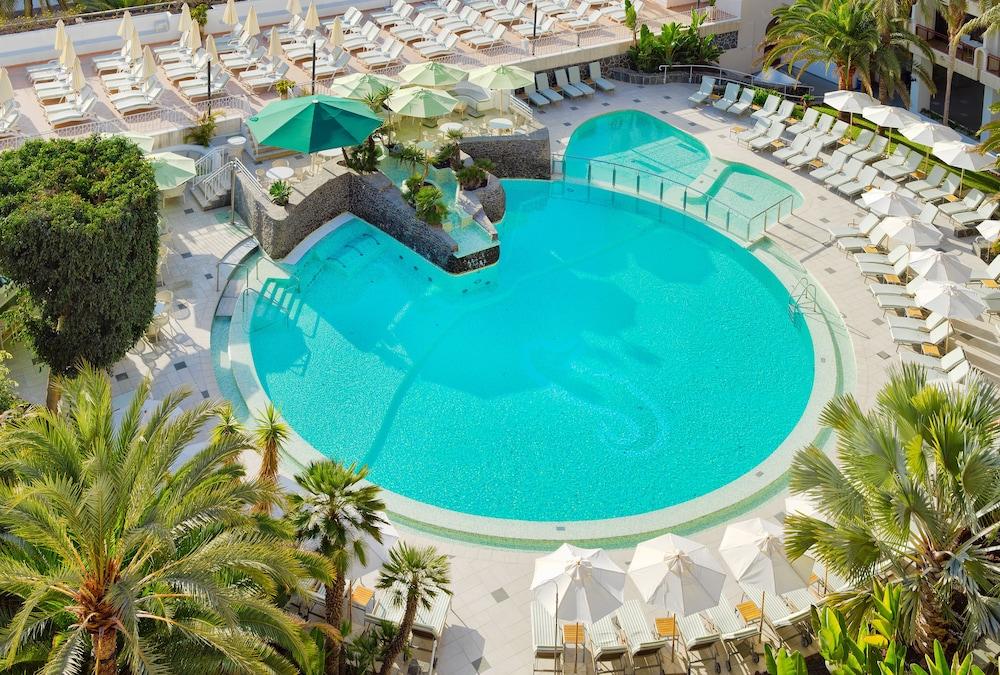 Seaside Sandy Hotel 4*