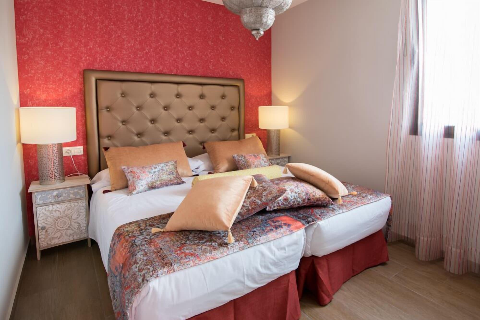 Alhambra Boutique Aparthotel 3*