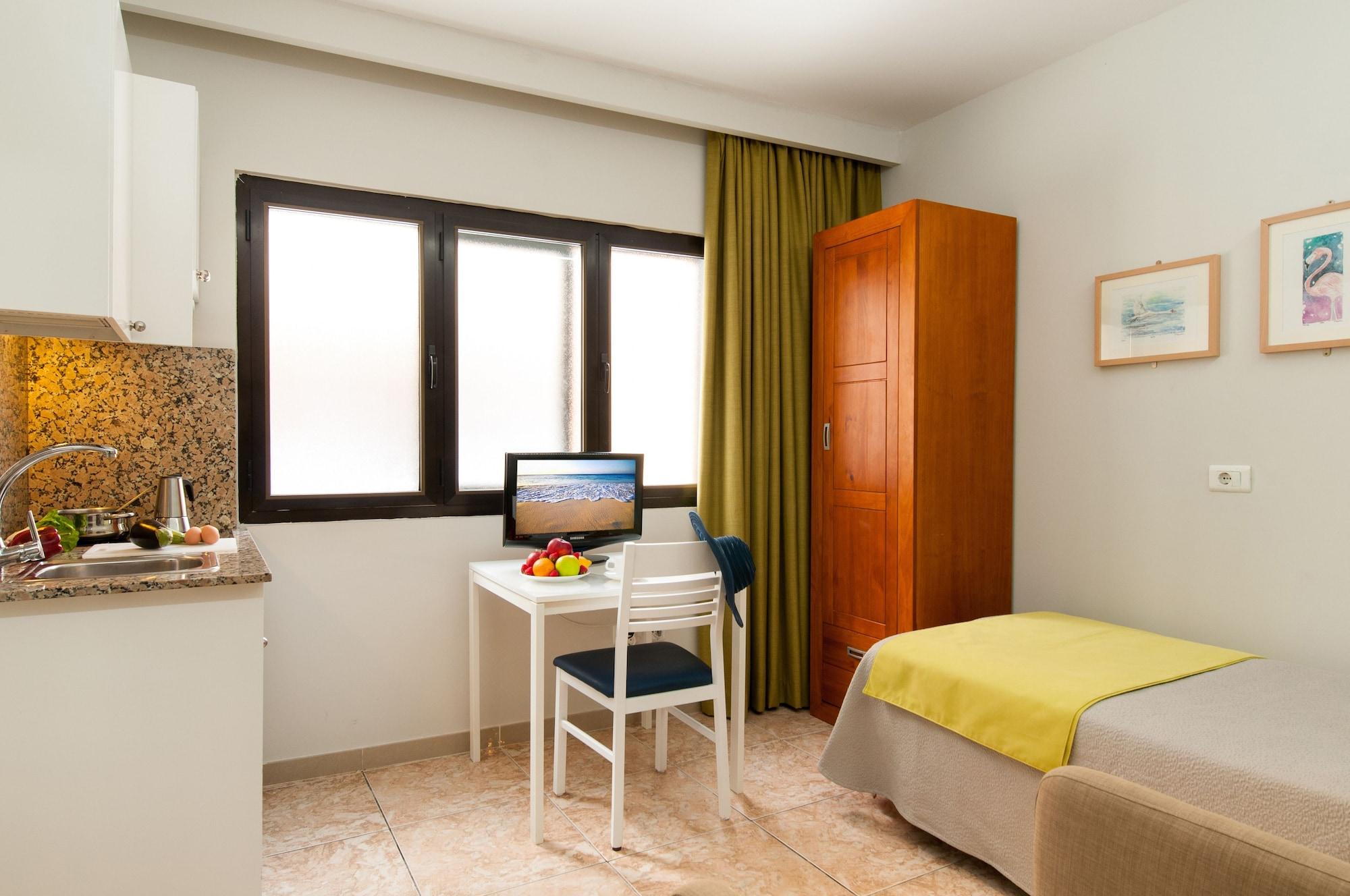 Aparthotel Bajamar 2*