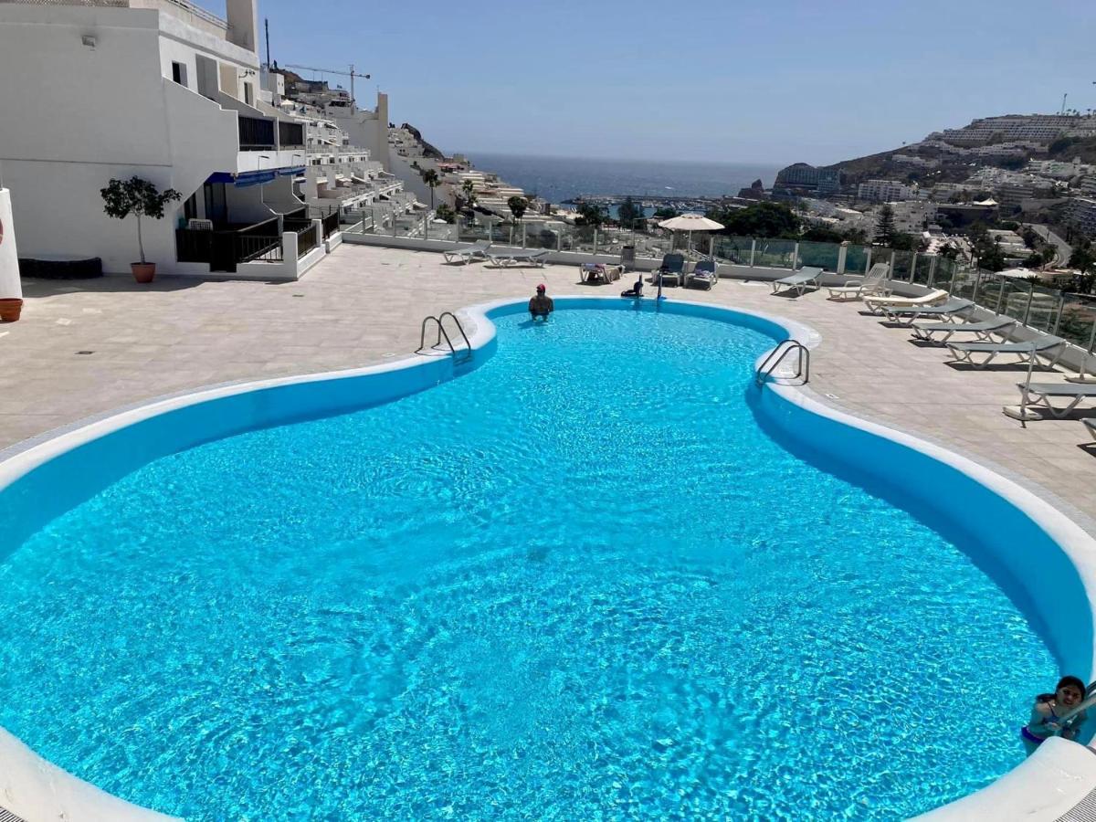 Apartment Seaview Oasis: Puerto Rico With Pool And Parking *