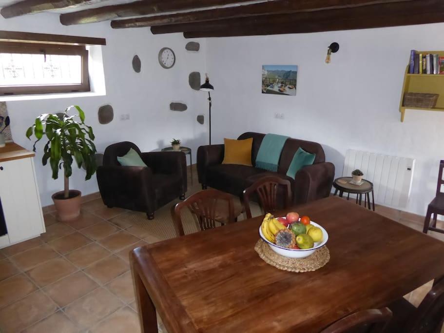 La Casa De Arriba, Tradicional Countryside In Teror, Gran Canaria Teror