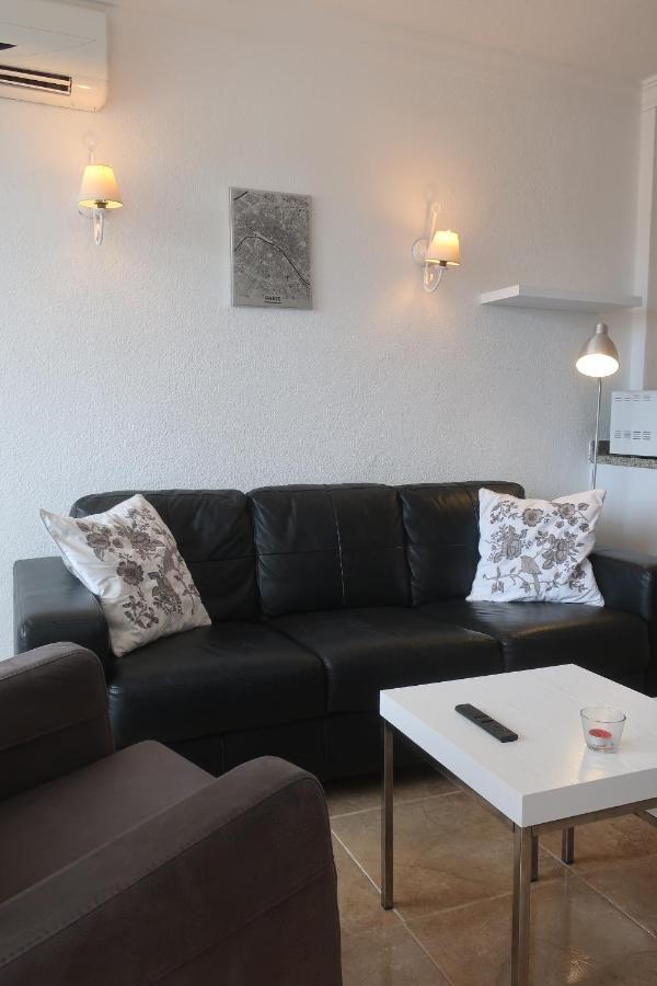 Sunny Teneguia By Yumbo Apartment