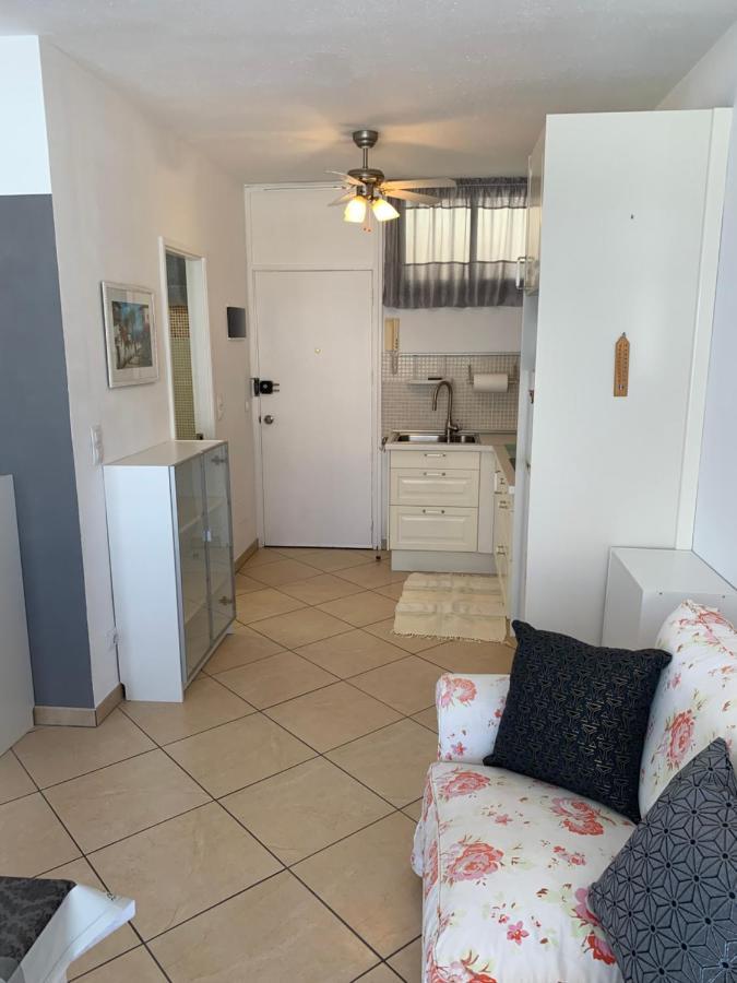 Apartment Confortevole Con Piscina 7 *
