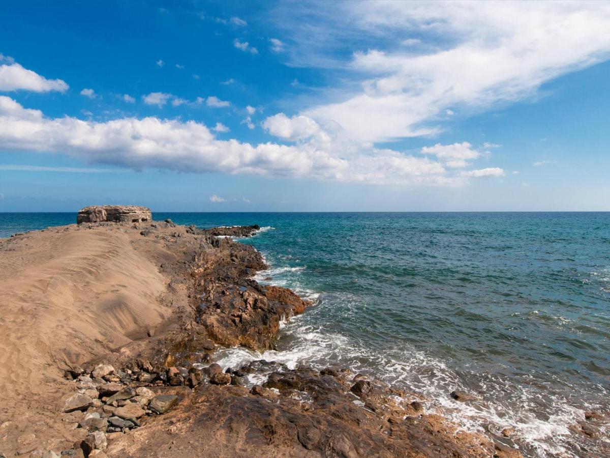 Rocas Rojas 406b By Villagrancanaria