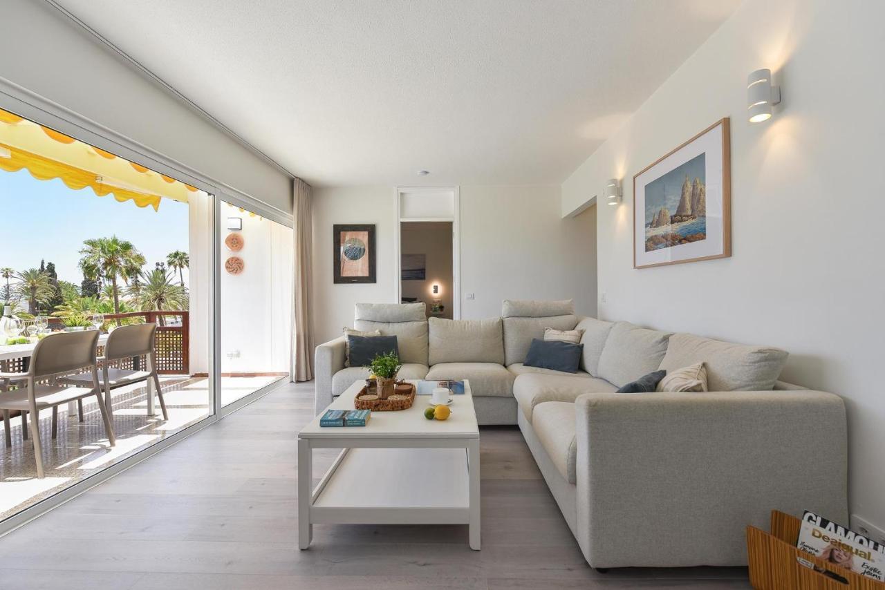 Rocas Rojas 406b By Villagrancanaria
