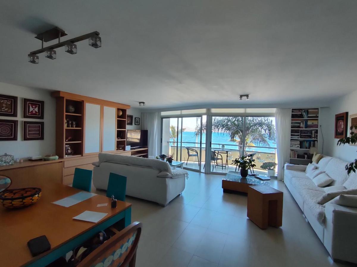 Vista De Mar *