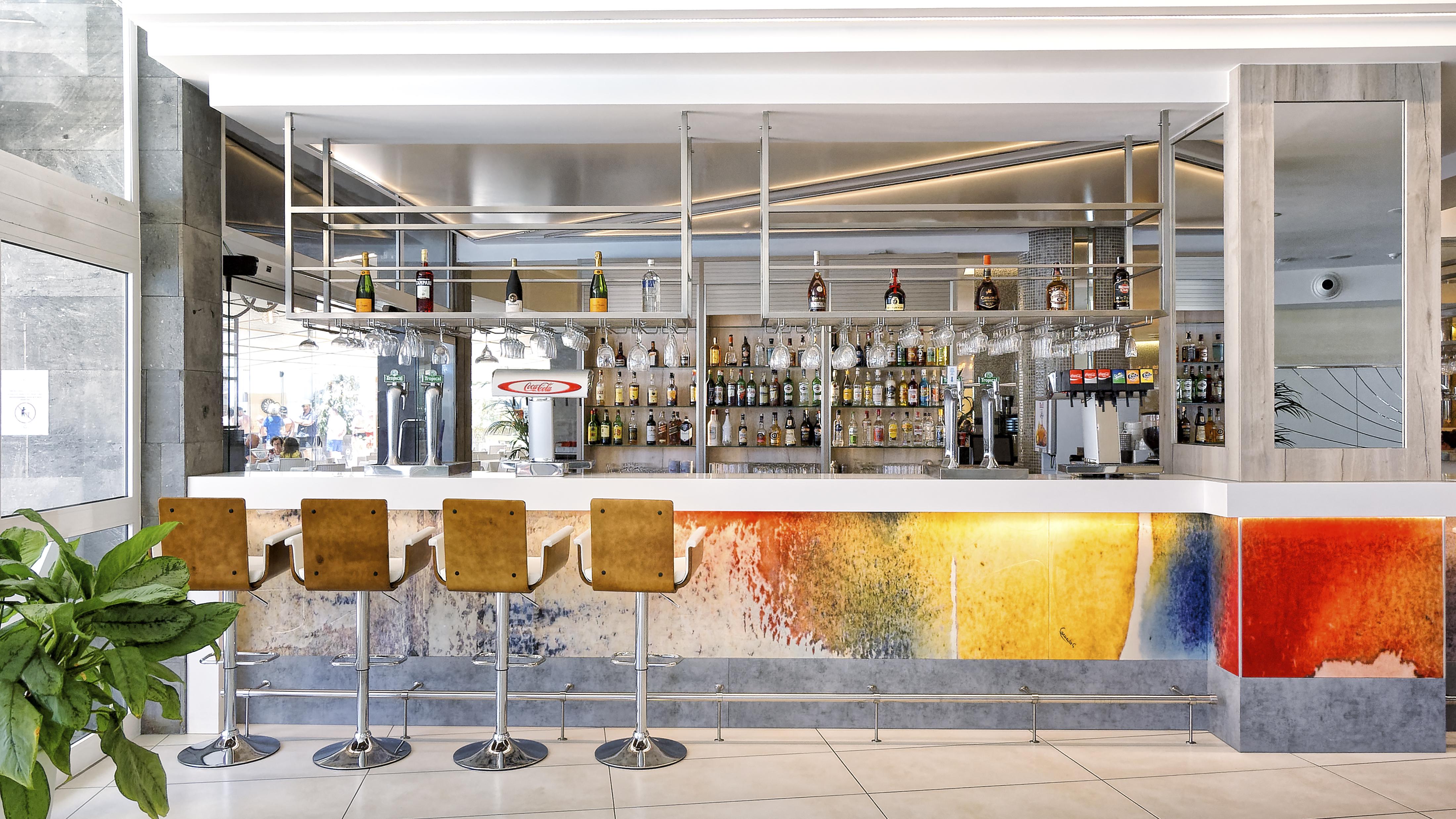 Bull Escorial & 3*