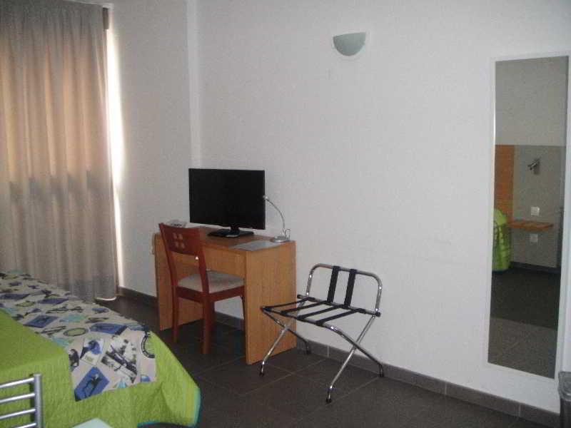 Mhc Arenales Las Palmas / Gran Canaria
