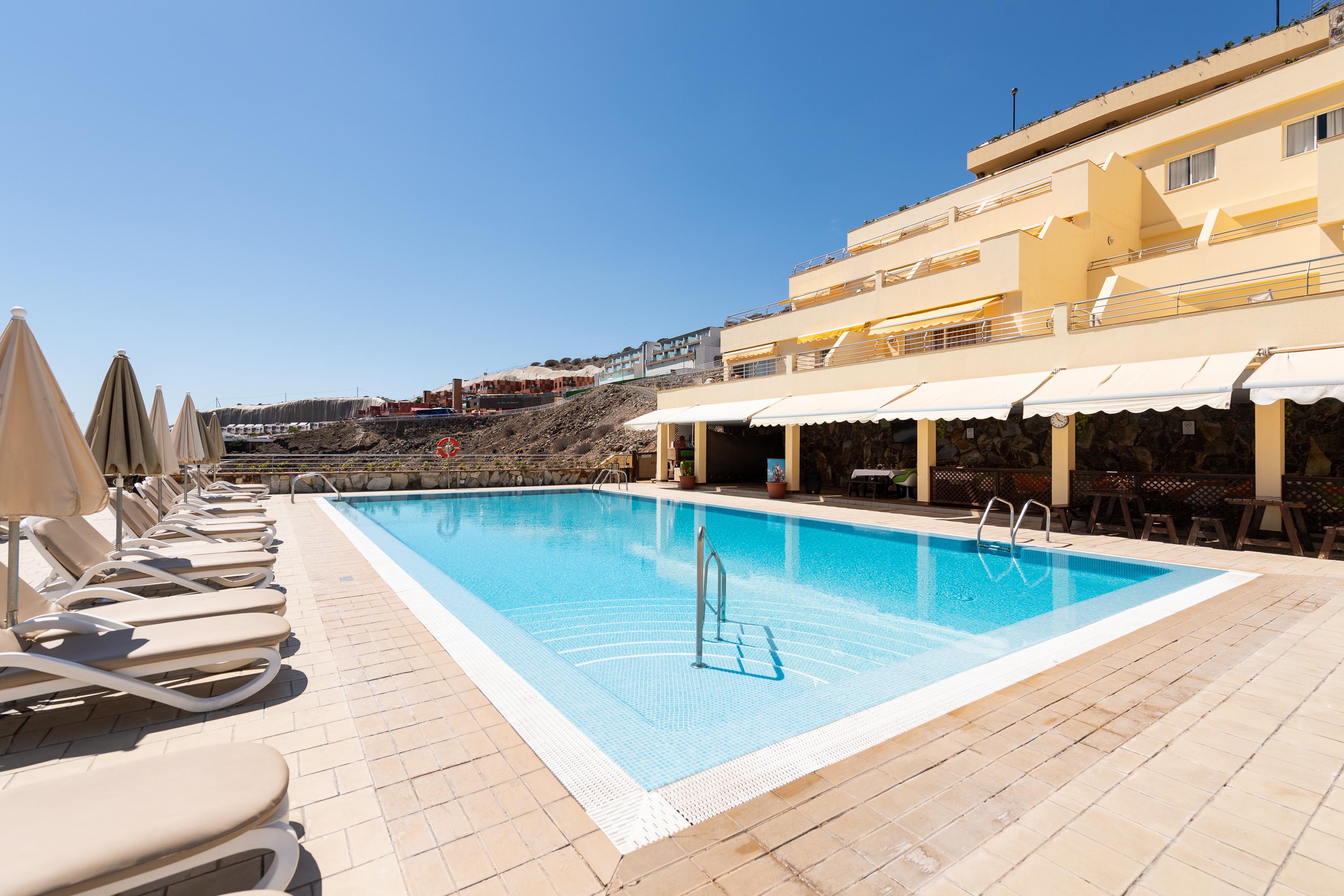 Aparthotel Holiday Club Sol Amadores 4*