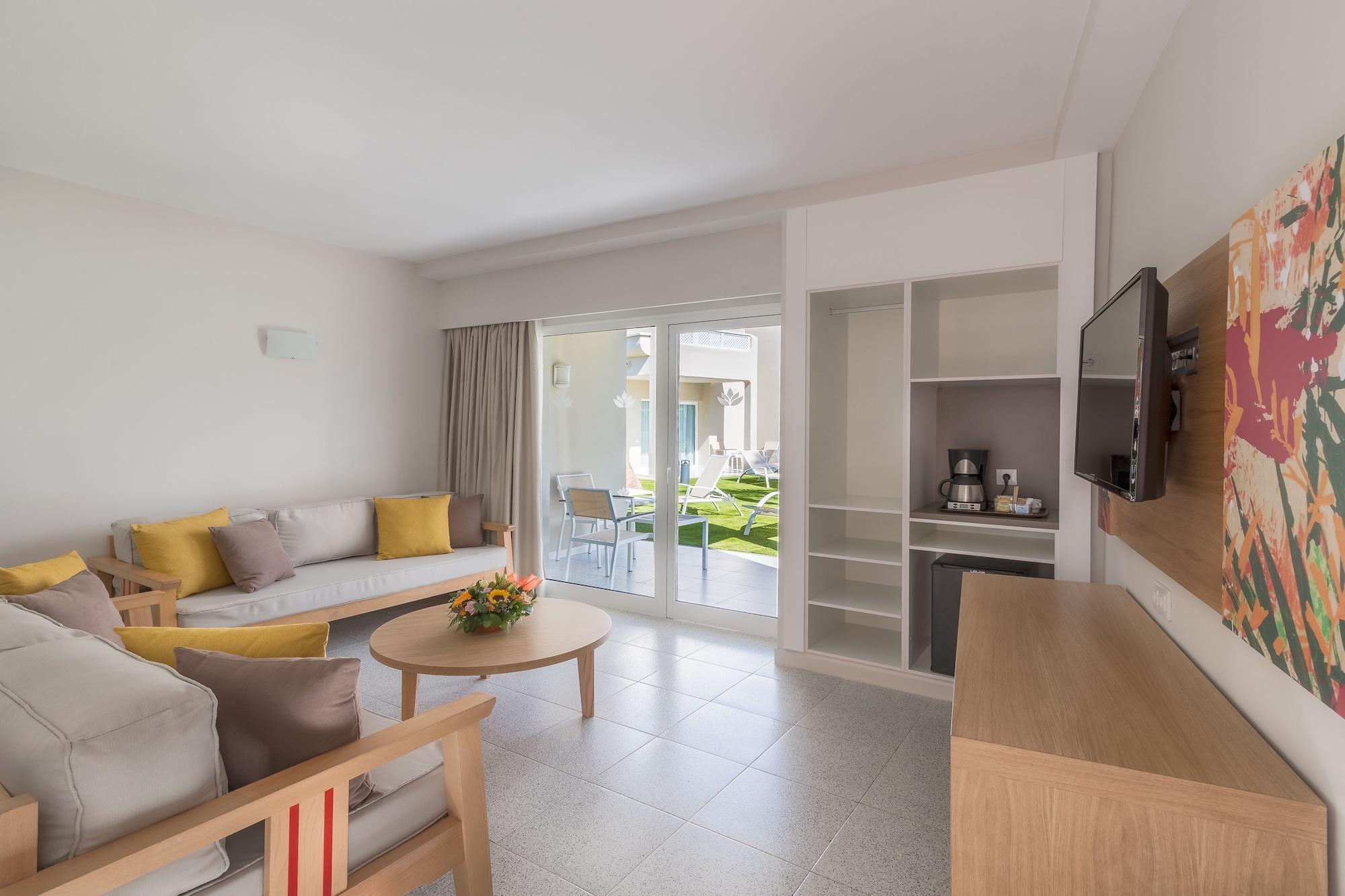 Livvo Koala Garden Hotel