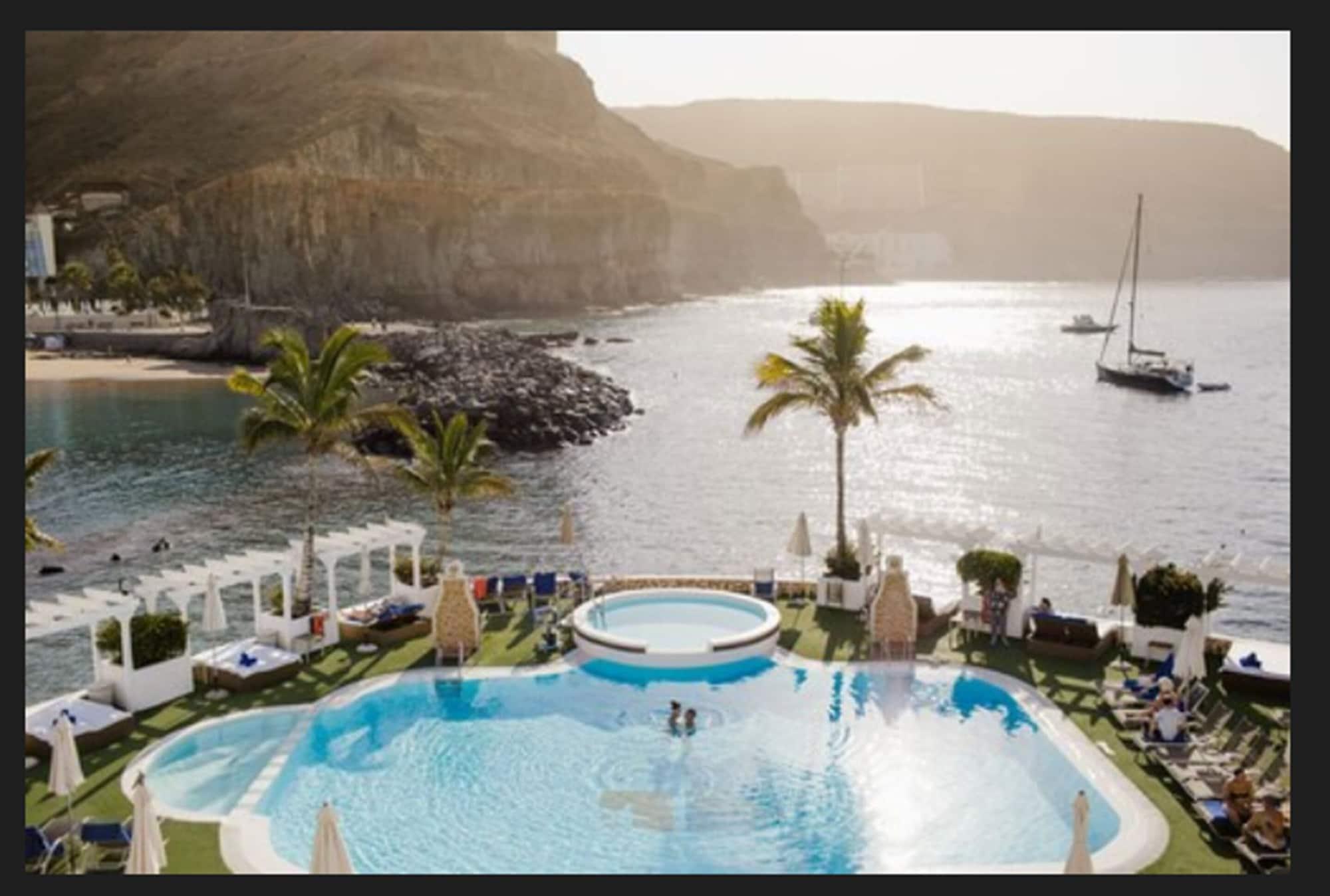 Livvo Hotel 4*