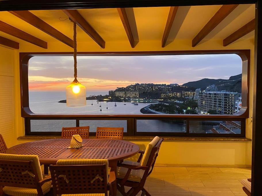 Apartment 100 M2 Penthouse On The Beach. *