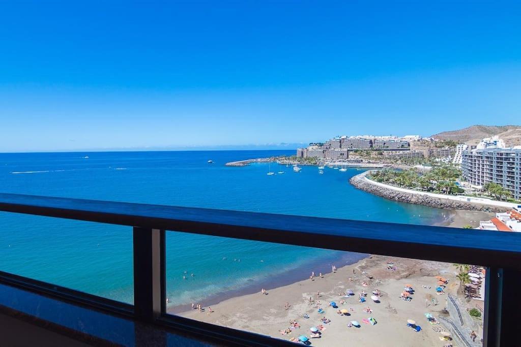 100 M2 Penthouse On The Beach. Apartment