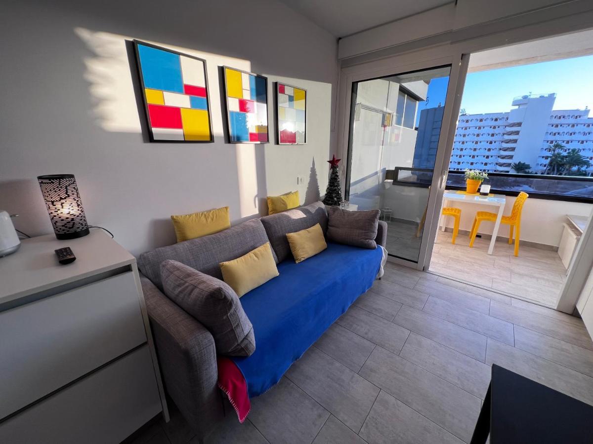 Aparthotel Estudio Mondrian *