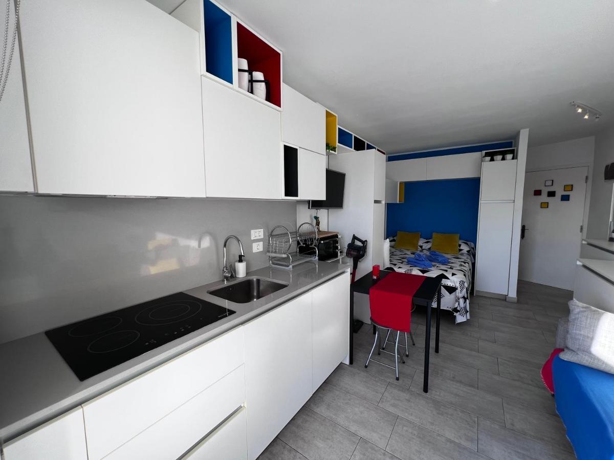 Estudio Mondrian * Playa del Inglés
