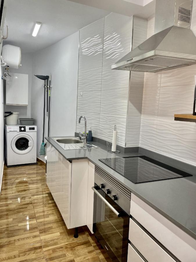 Apartment Homeforguest Amplio Con Piscina Y Terraza En