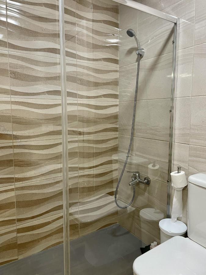 Apartment Homeforguest Amplio Con Piscina Y Terraza En