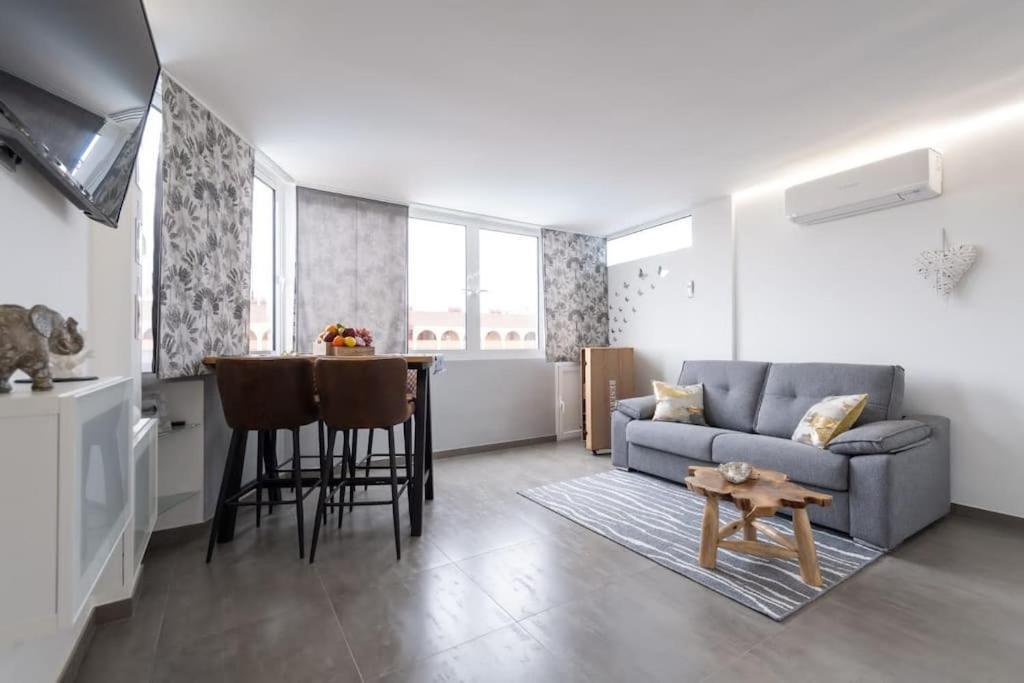 Attico Playa De Ingles Near Yumbo With Parking And Swimming Pool Apartamento *