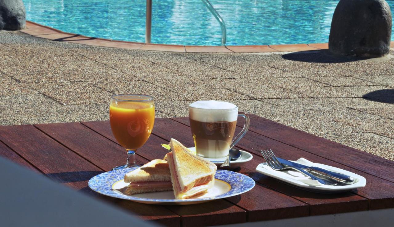 Resort Almendros - Gay Exclusive