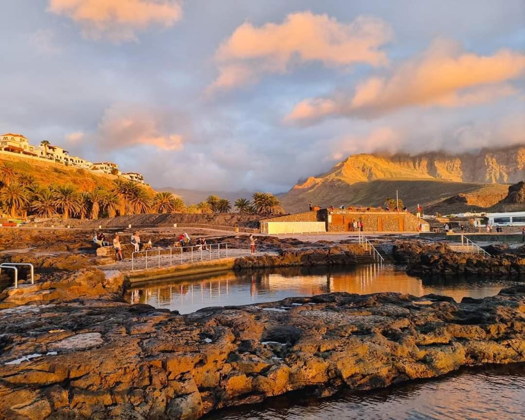 Cool Canaria
