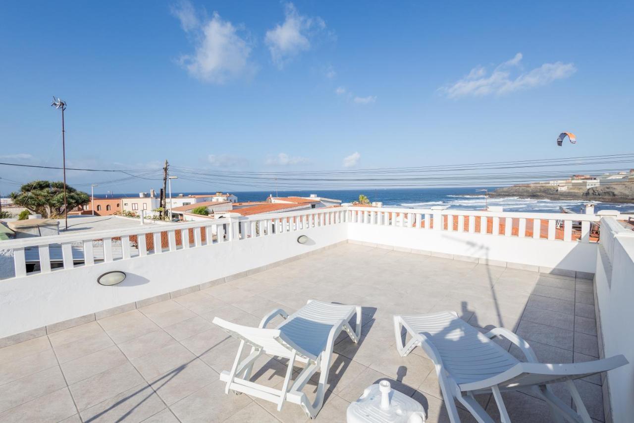 Vakantiehuis Sea Views Private Terrace 2br House Near The