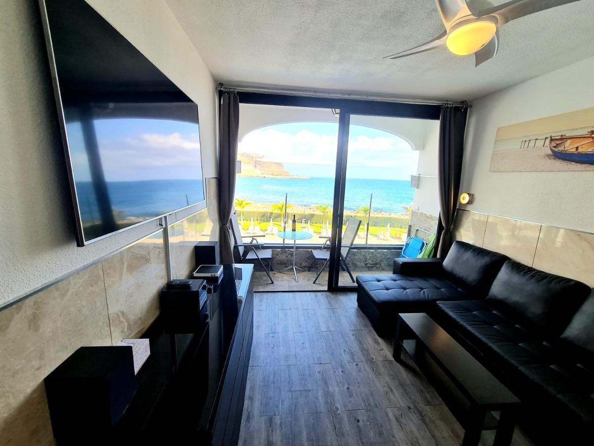 Ocean Breeze Oasis: Deluxe Beachfront Retreat With Stunning Views Apartment Playa Del Cura (Gran Canaria)