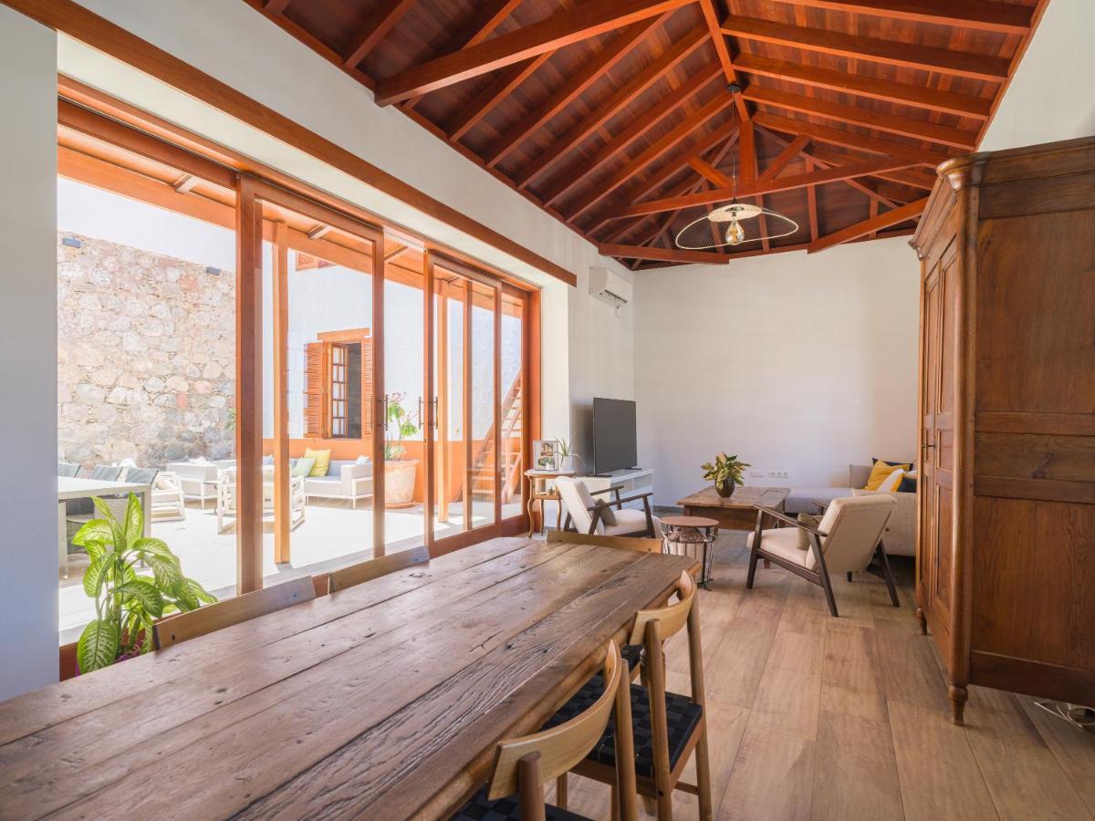 Beautiful House In Traditional Canarian Style *