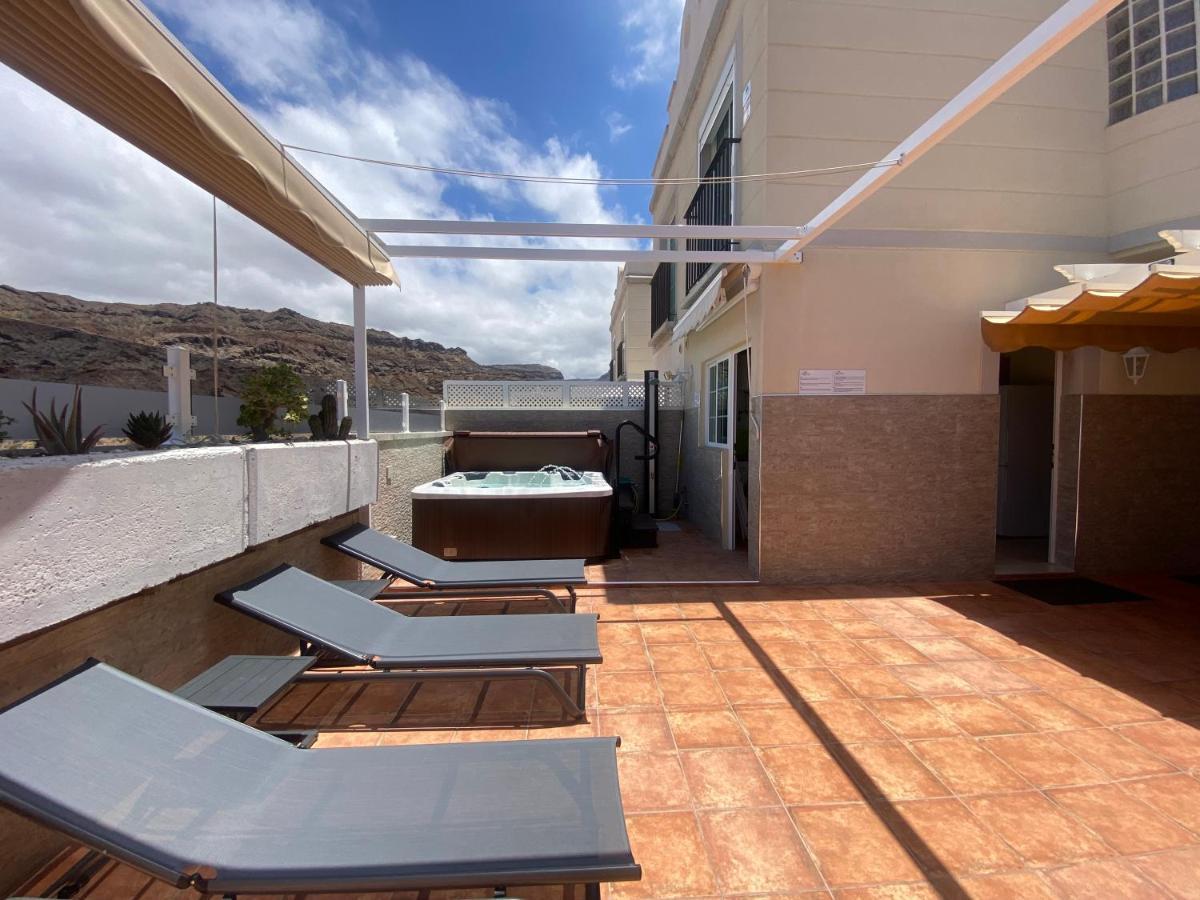 With Jacuzzi And Pool Access