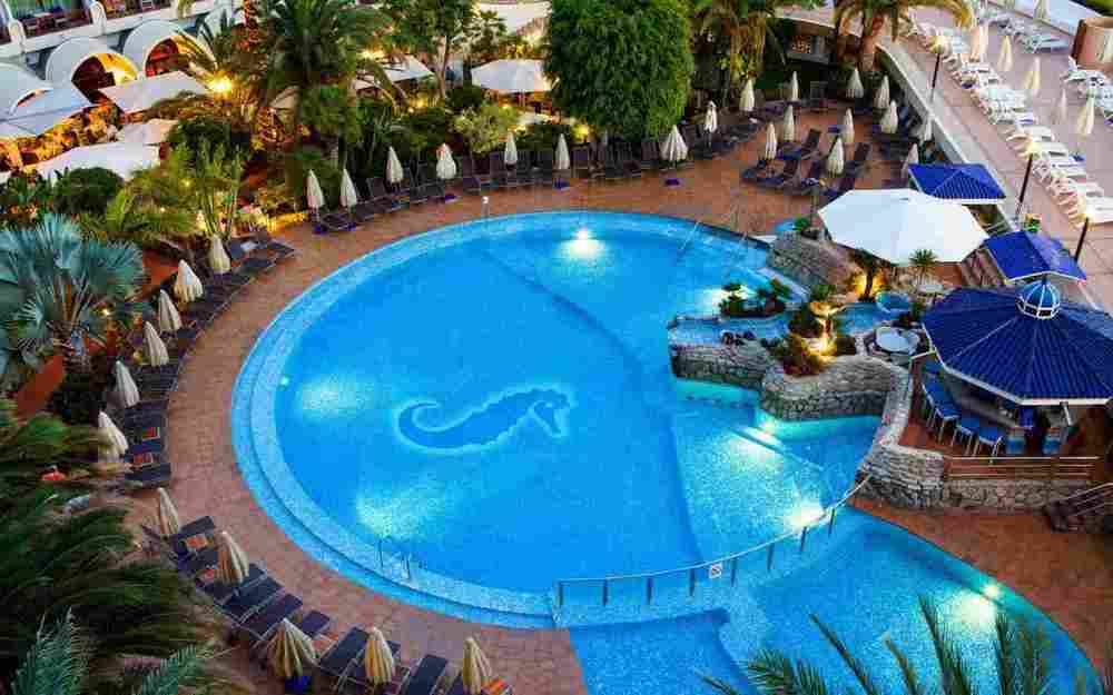 Seaside Sandy Hotel 4*