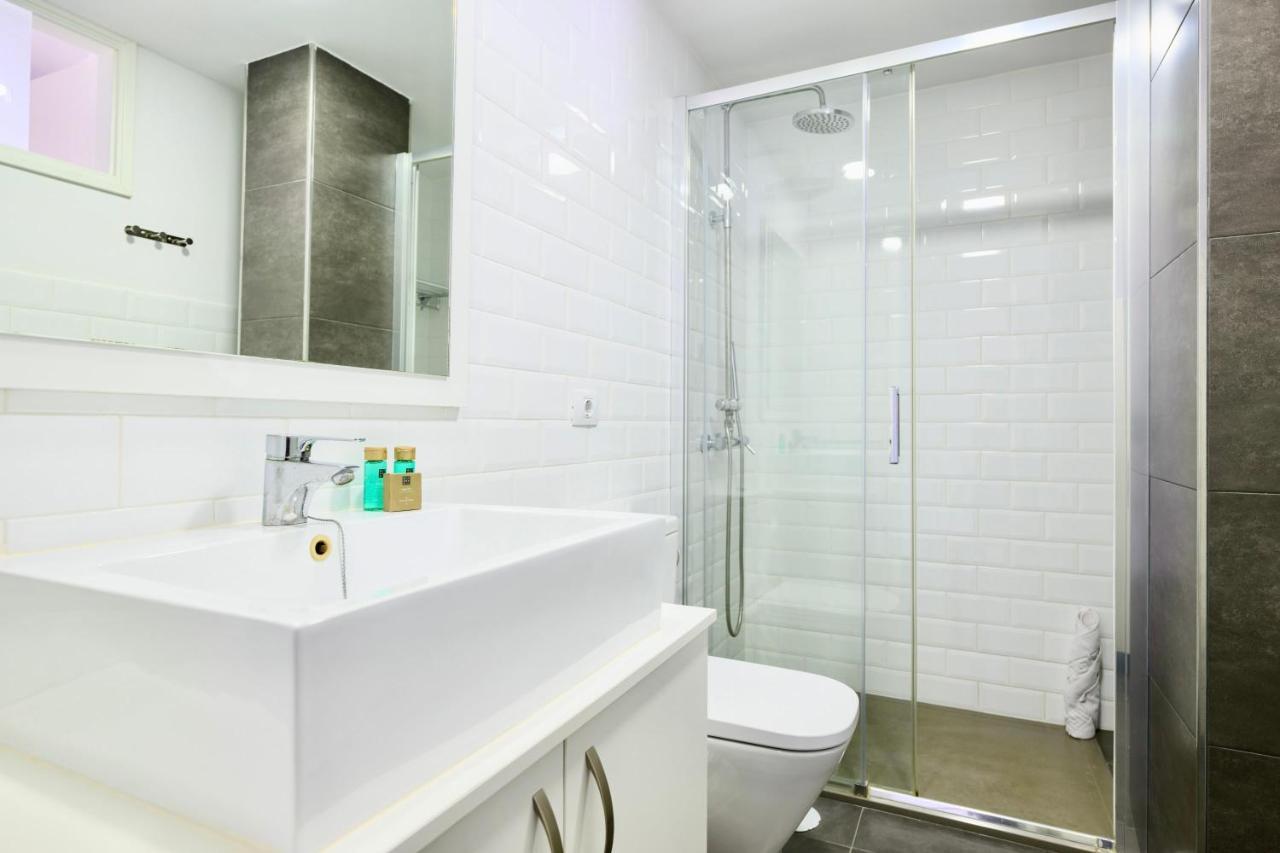Charming 2 Bedroom Retreat With Beachfront Views Apartamento
