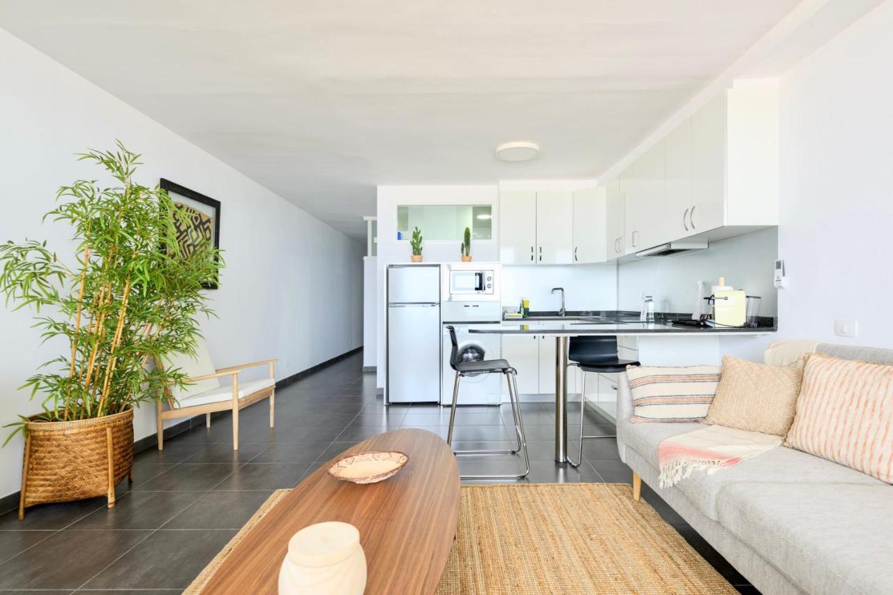 Charming 2 Bedroom Retreat With Beachfront Views Apartamento San Bartolomé