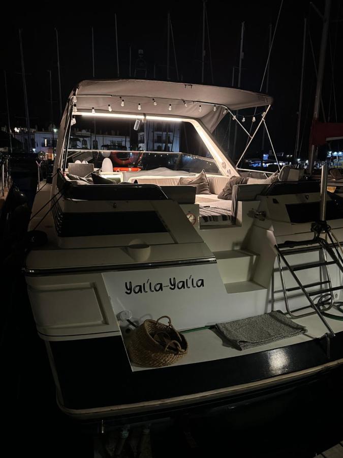 Botel Boat In *