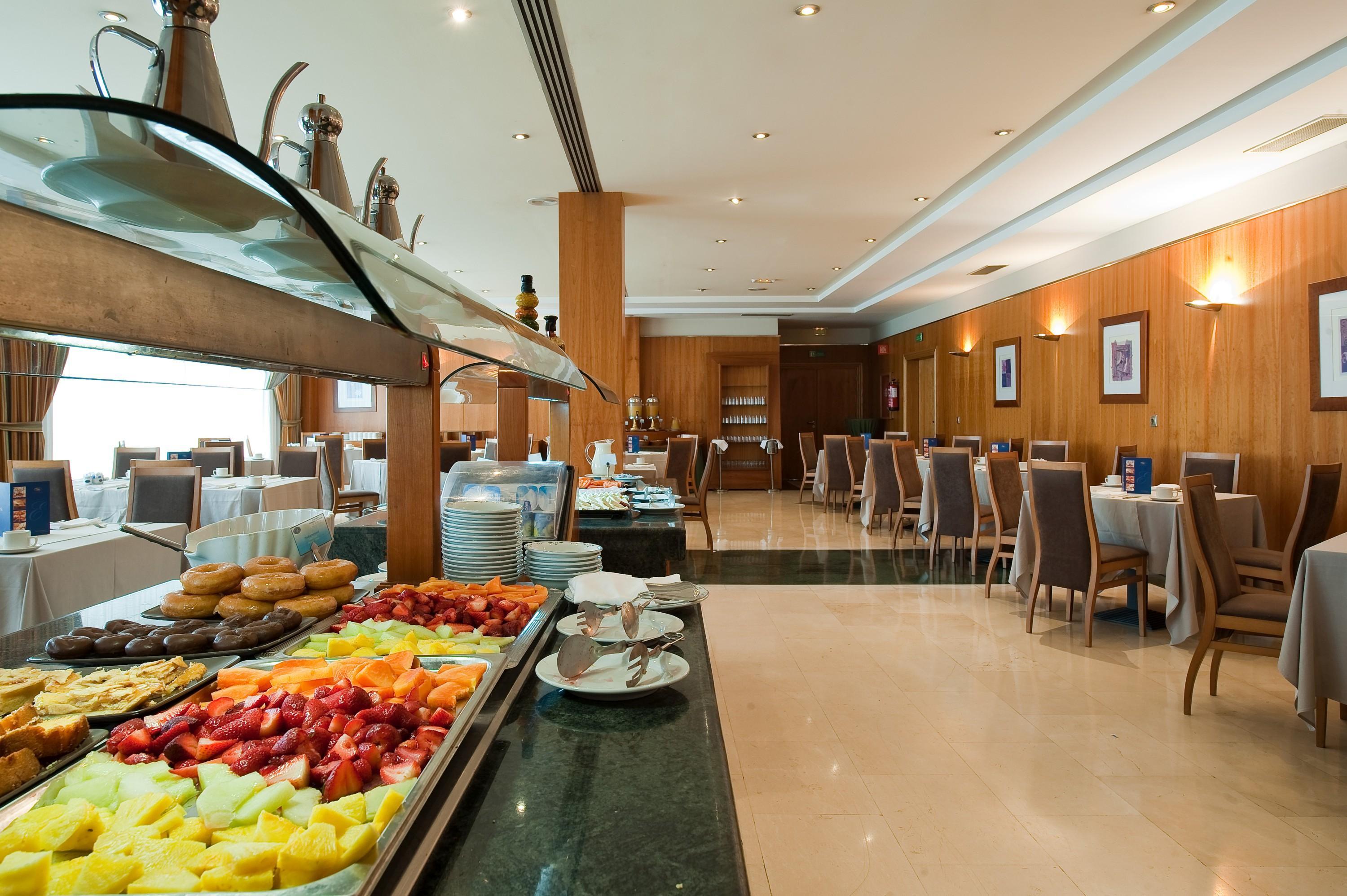 Elba Aeropuerto Business & Convention Hotel 4*