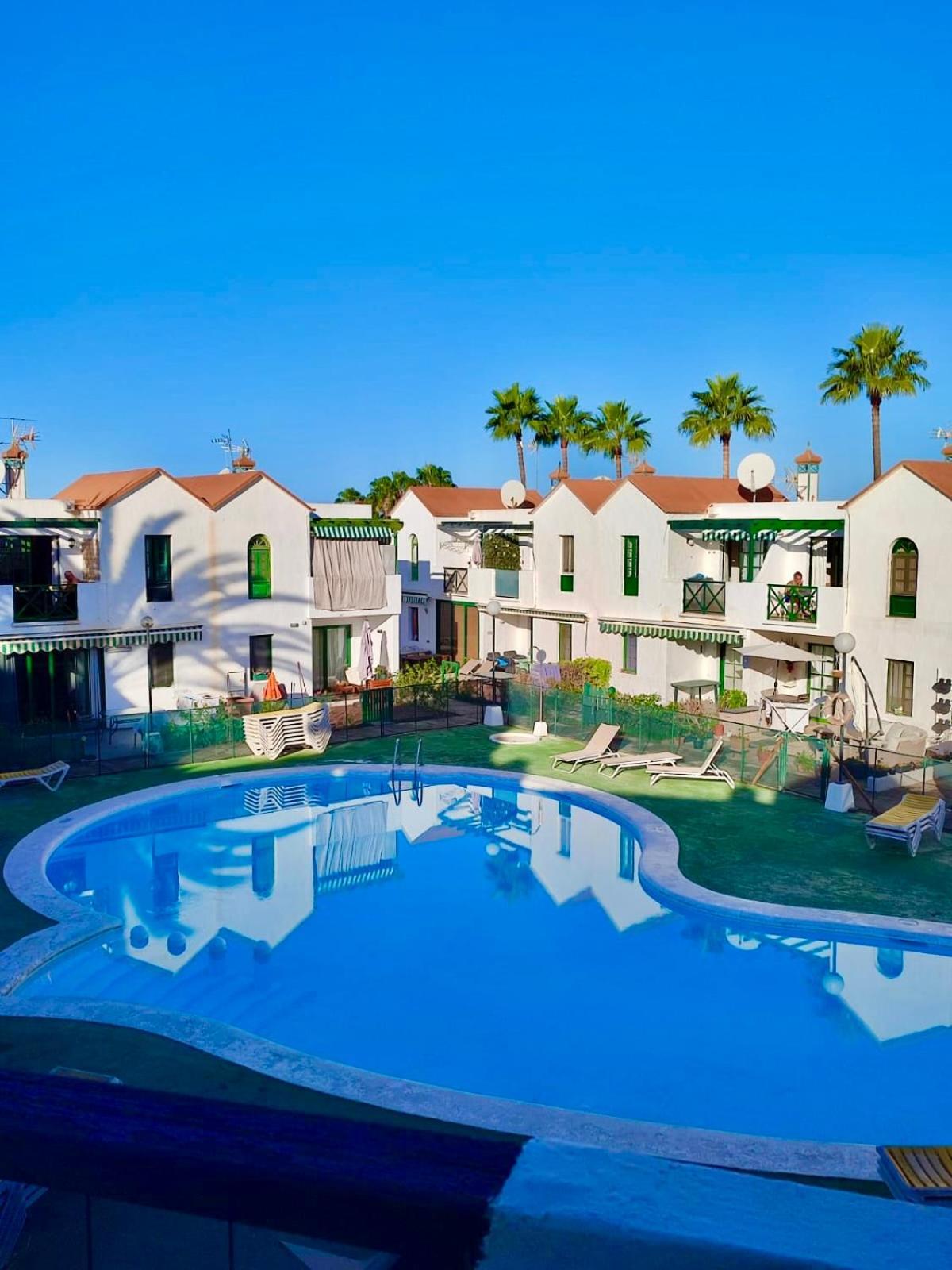 Laura Near Europa Center And Amadores Beach, Free Wifi *