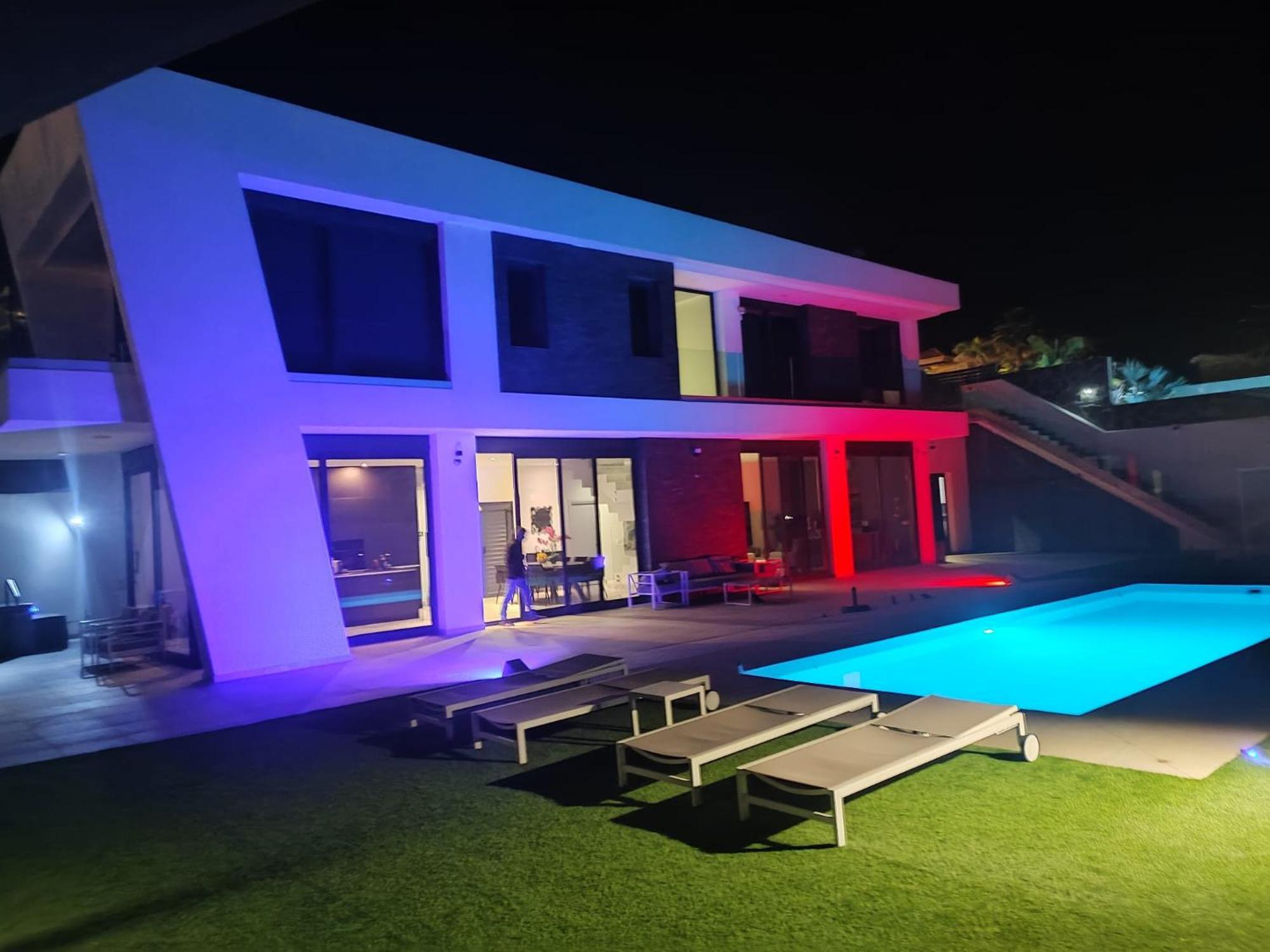 Villa Blue Horizon By Monte Leon *