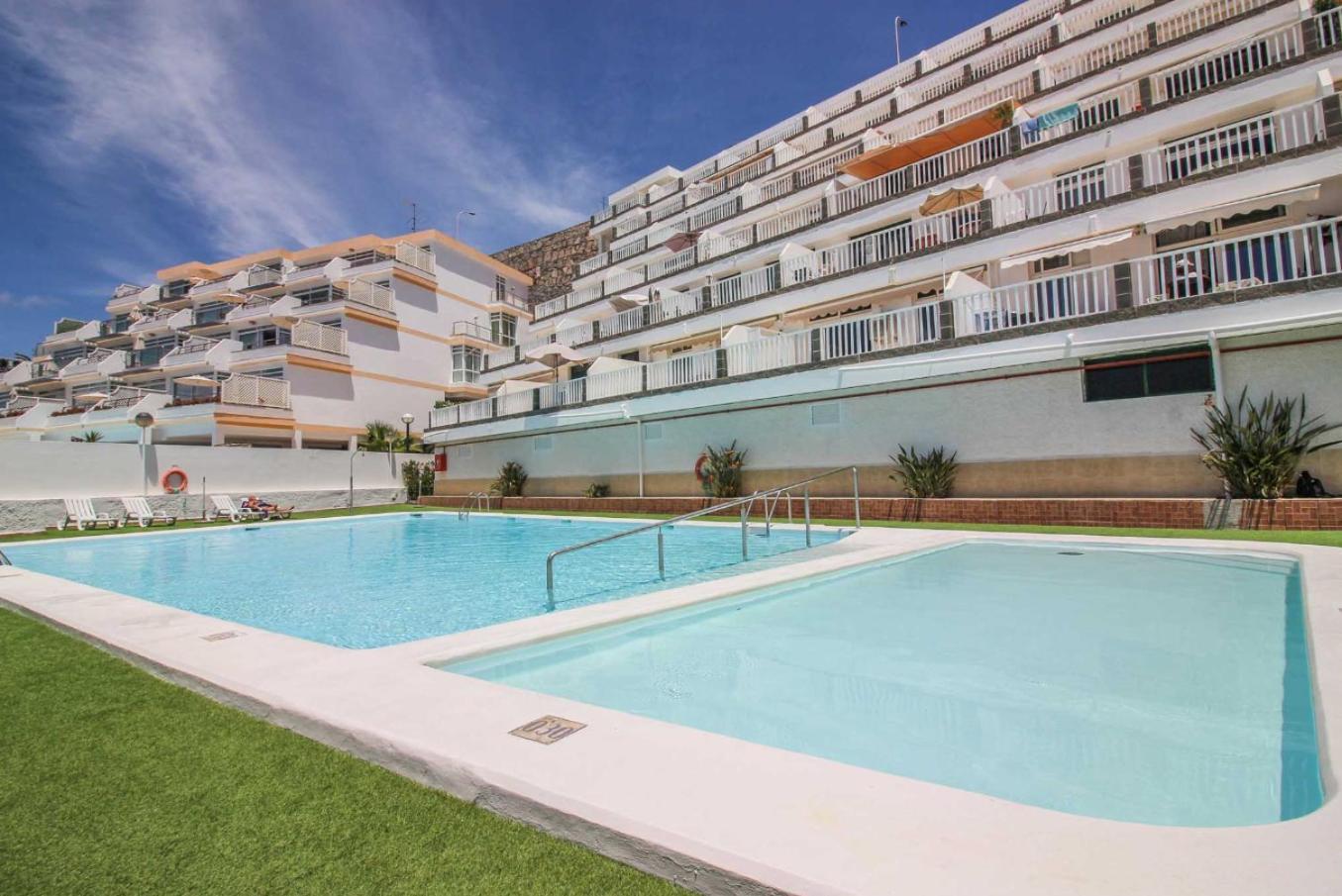 Bright Amadores Seaview