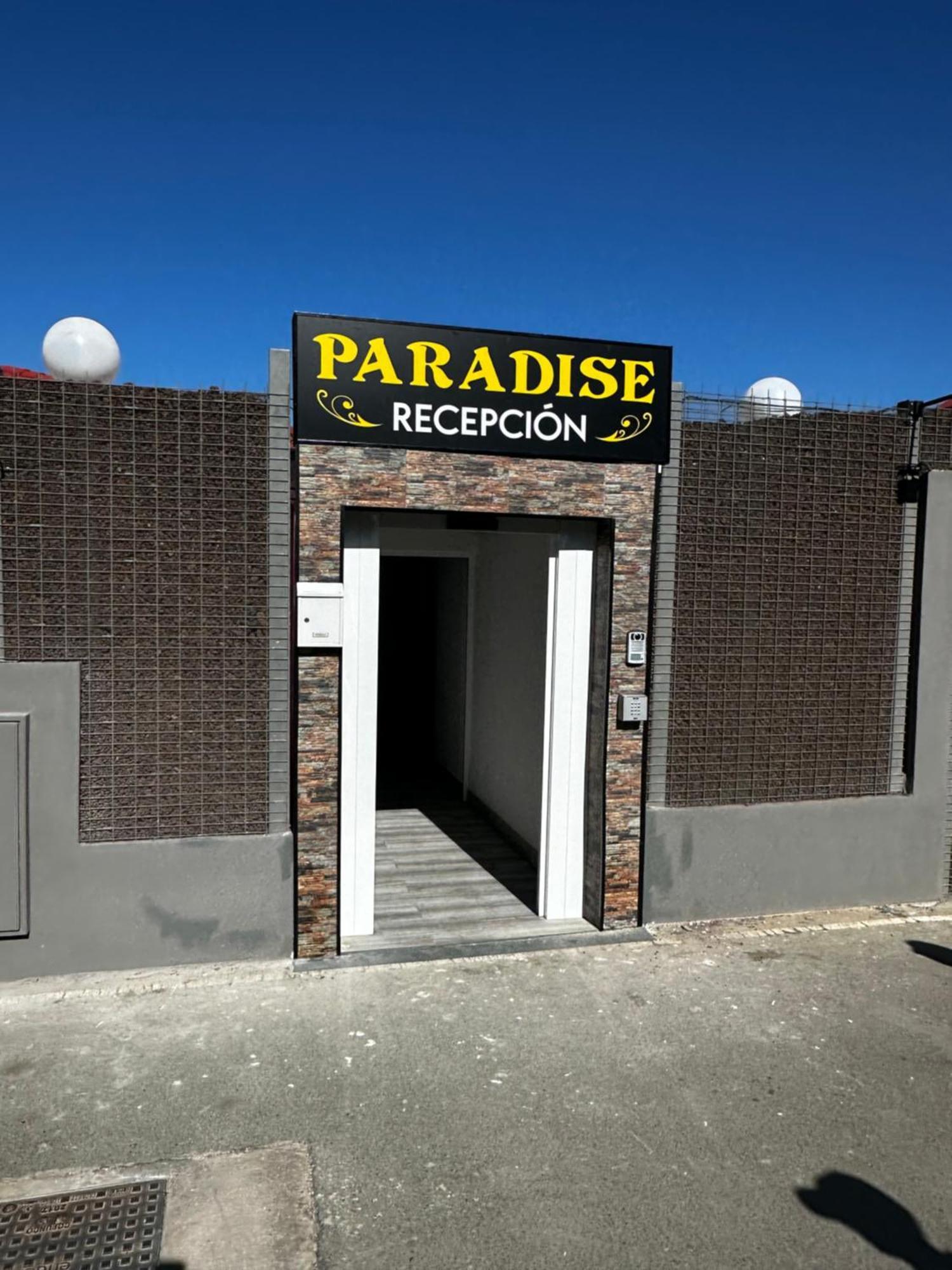 Paradise - Fkk Swinger & Nudist Couples Only Love hotel