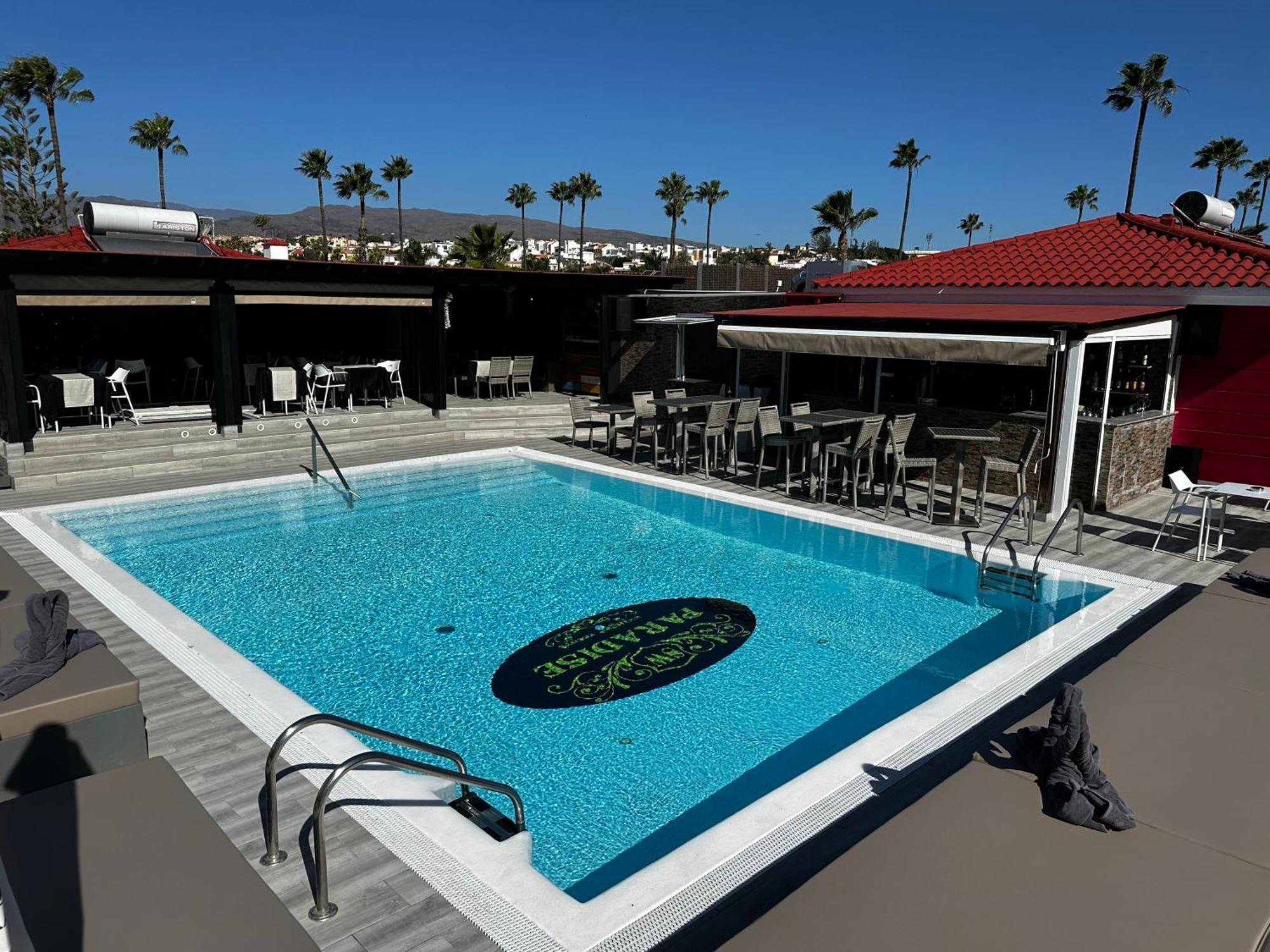 Paradise - Fkk Swinger & Nudist Couples Only