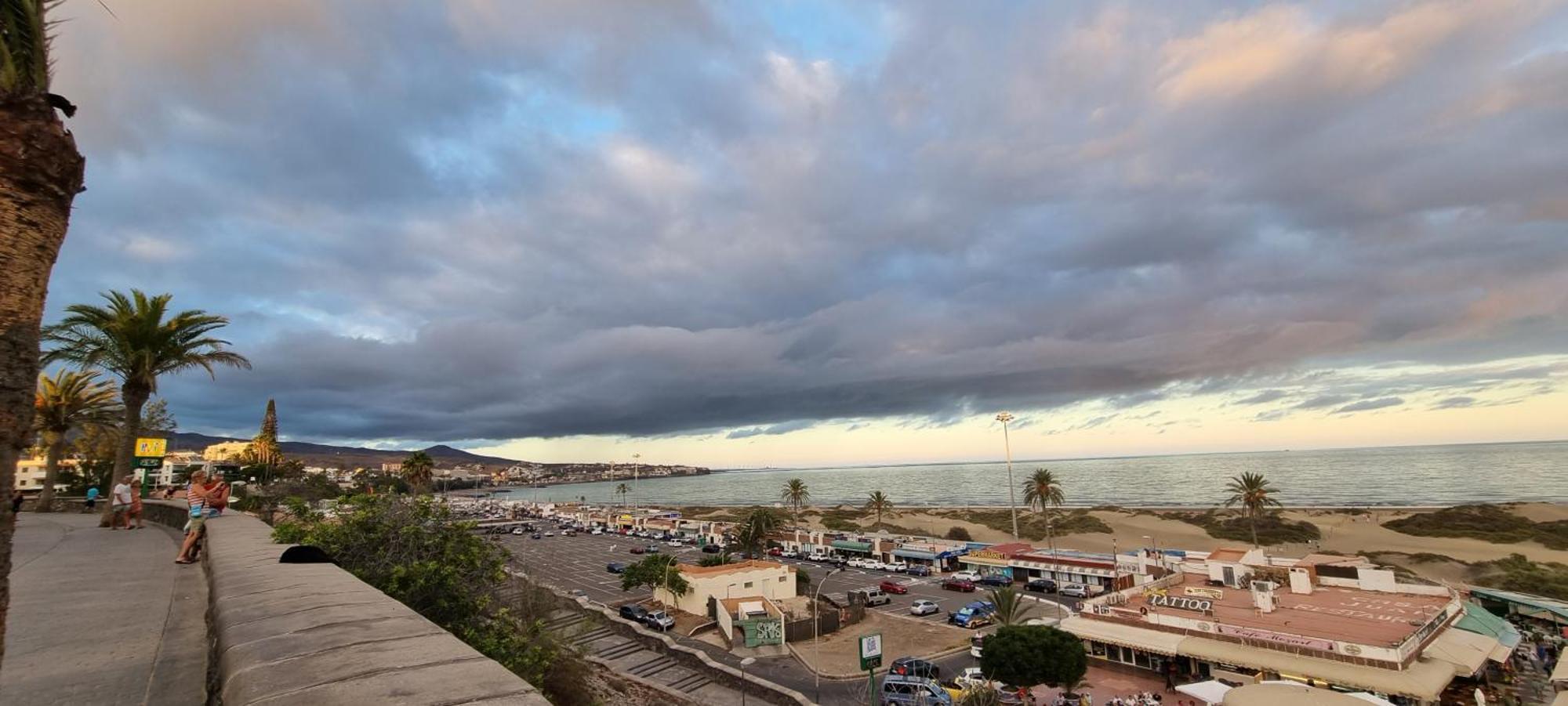 With Sea View Close To Dunes Of Playa Del Ingles *