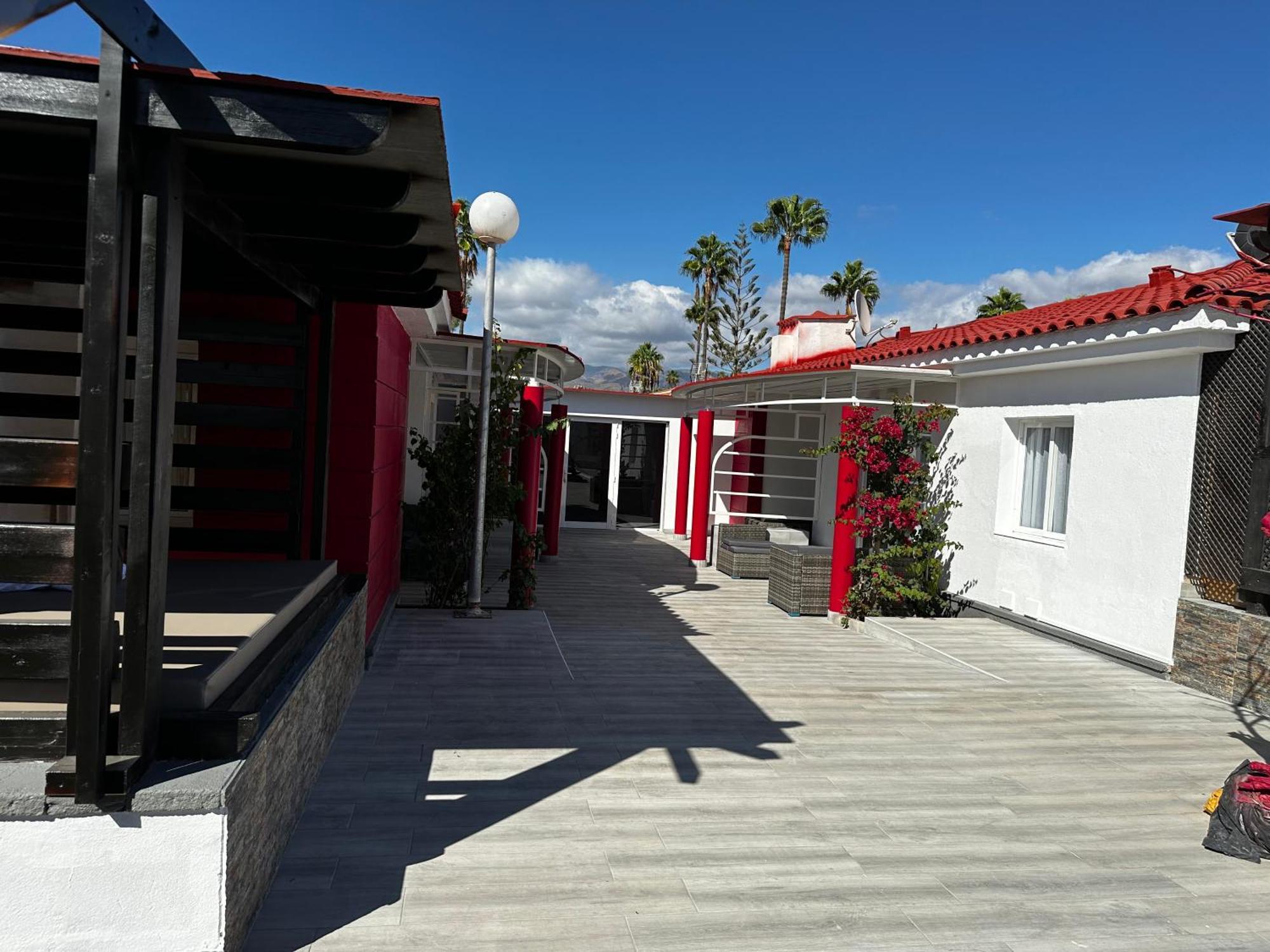 Paradise - Fkk Swinger & Nudist Couples Only Love hotel