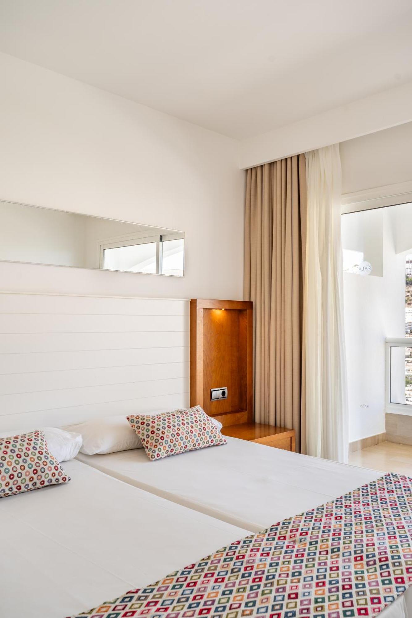 Altair Apartment *
