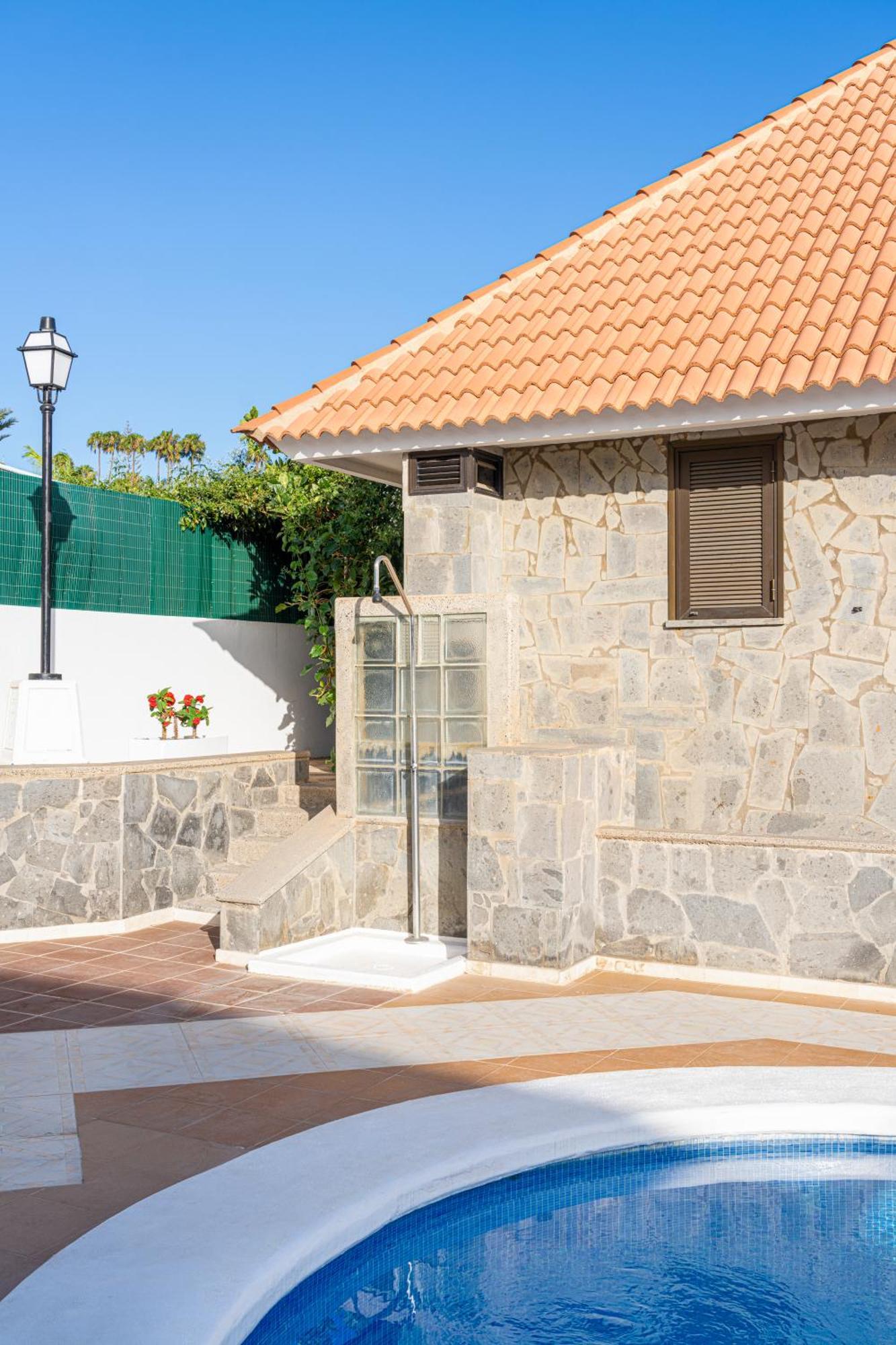 Almenas Villa