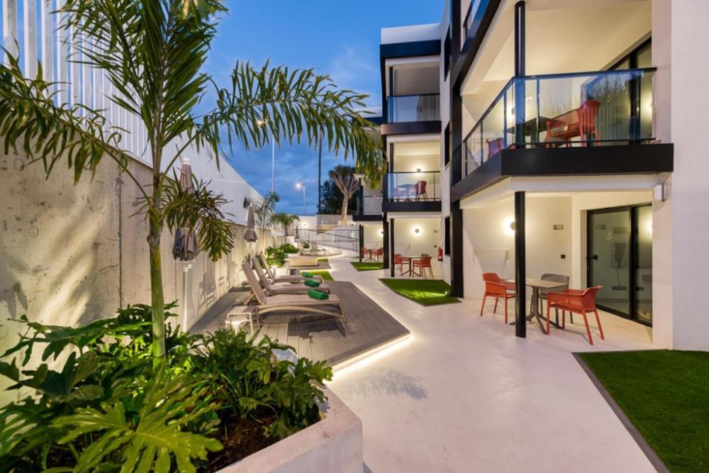 Apartment B Slow Condor *